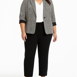 Tommy Hilfiger Women's Black Chinos Size 16